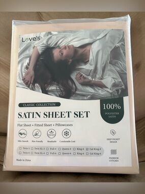 🤎CREAM, BRAND NEW SILK SHEETS…